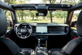 2021 Ford Bronco™ 2-door Race Red Badlands™